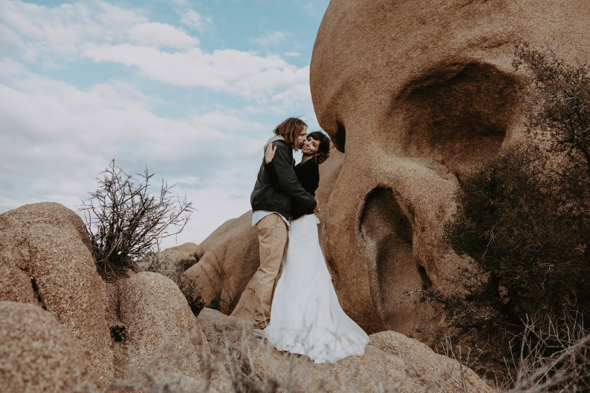 cute beautiful desert california vibes sunset Joshua Tree Elopement Skull Rock Marcela Pulido Portland Wedding Photographer