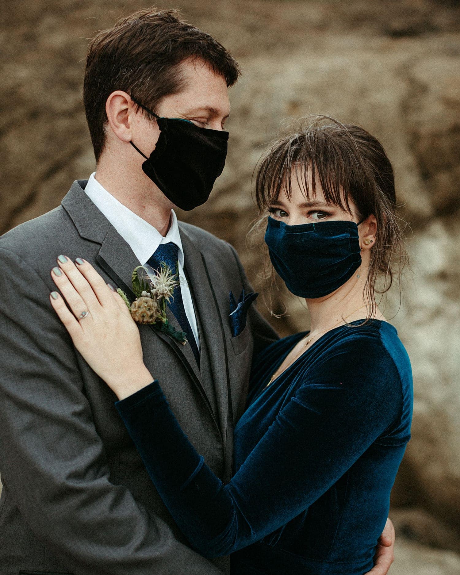 covid-19 micro wedding bride and groom wearing masks dark blue velvet wedding dress by marcela pulido photography
